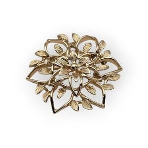 Flower Open Petal Floral Brooch Sarah Coventry Pin - Vintage Floral Romance